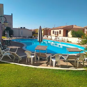 Con Piscina E Campo Da Tennis Condominiale Casa vacanze
